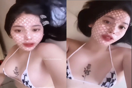 Sex gái xinh khao khát sự thân mật